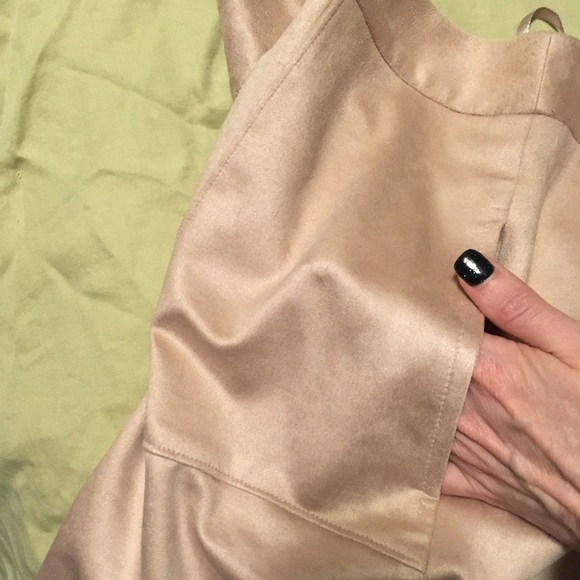 NWT light pink faux suede skirt - Picture 2 of 5